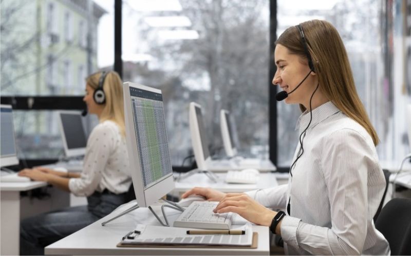 Telesale cần giới thiệu nhanh chóng và ngắn gọn tên, thông tin doanh nghiệp